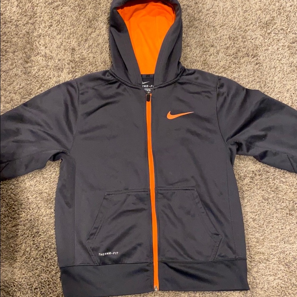 Nike Kids therma-fit zip up hoodie